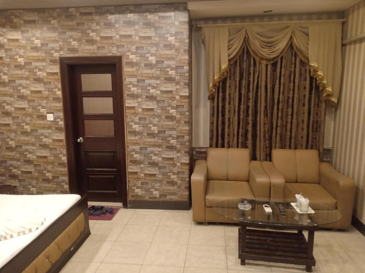 Hotel New Madina Faisalabad Luaran gambar